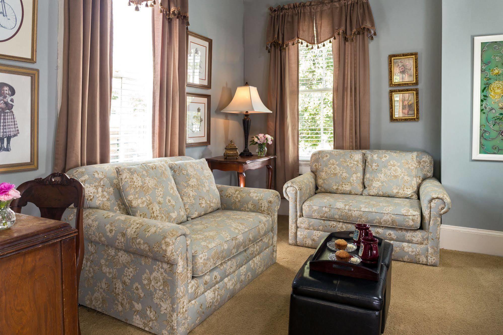 ニューバーン The Aerie Bed & Breakfast エクステリア 写真