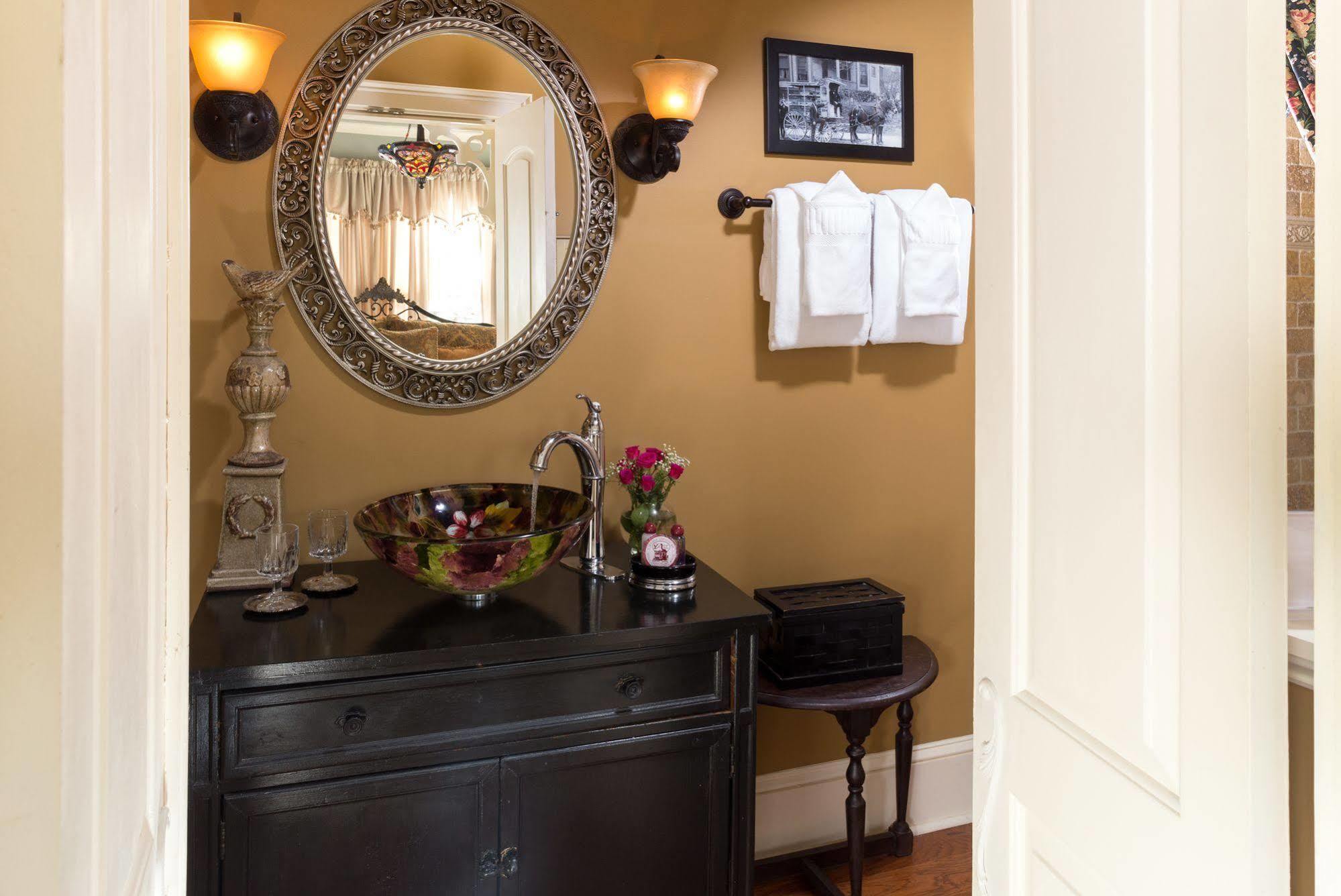 ニューバーン The Aerie Bed & Breakfast エクステリア 写真