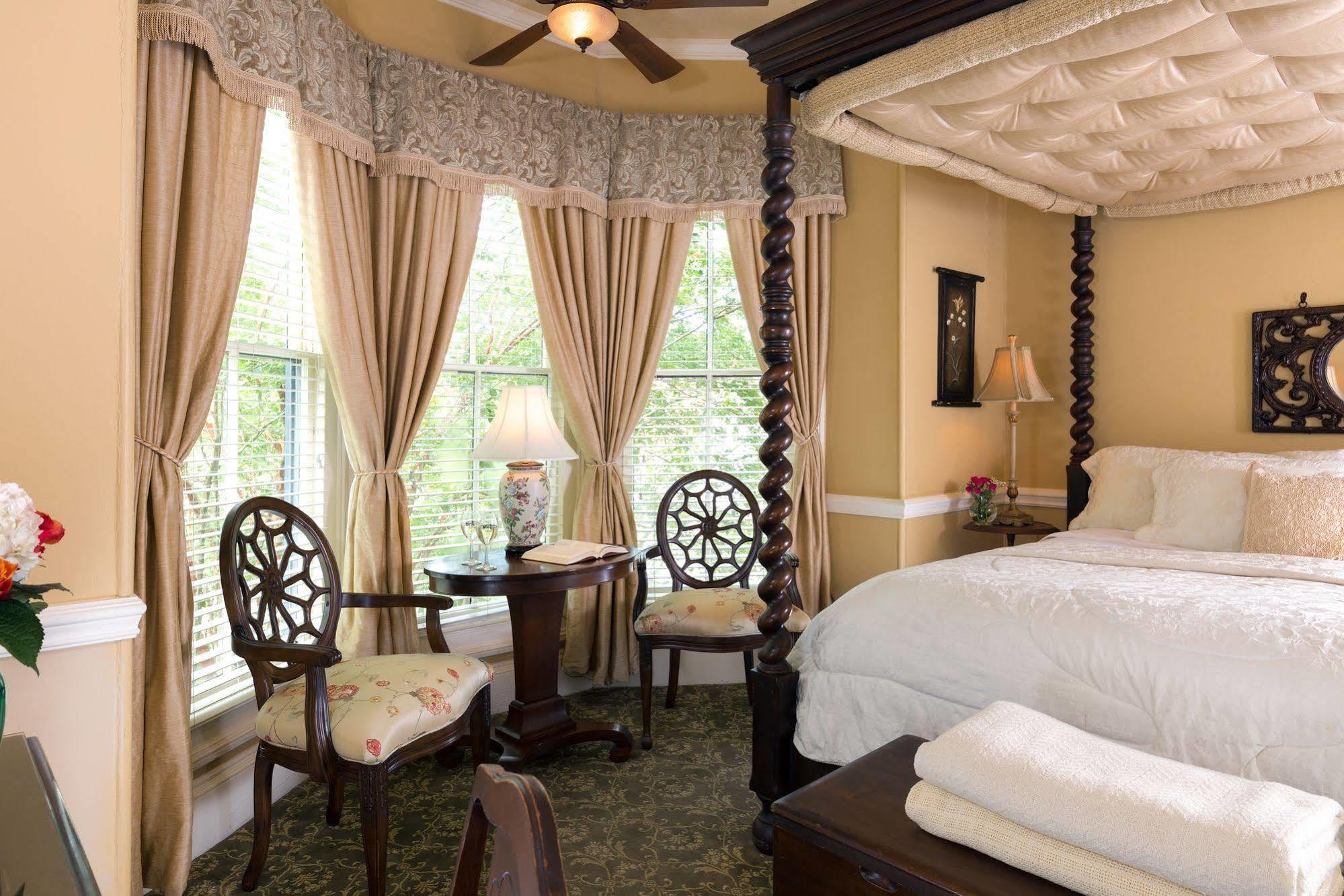 ニューバーン The Aerie Bed & Breakfast エクステリア 写真